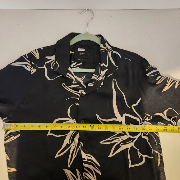 Cactus Man Ricky Singh Sheer Navy Tropical Floral Short Sleeve Button Down Large - Picture 8 of 8